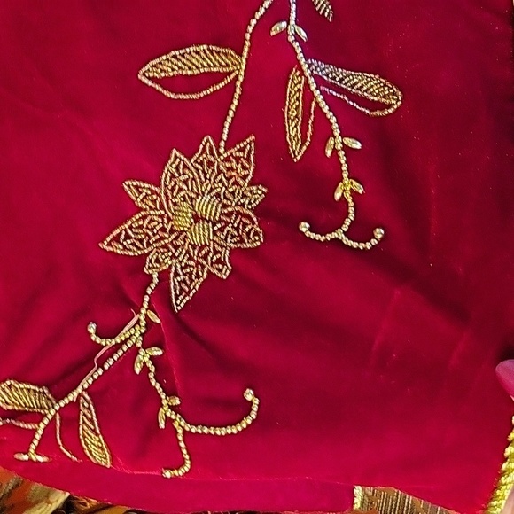 SANTA'S Best 56" Red Velvet Beaded luxurious Christmas 🎄 Tree Skirt - Picture 5 of 7